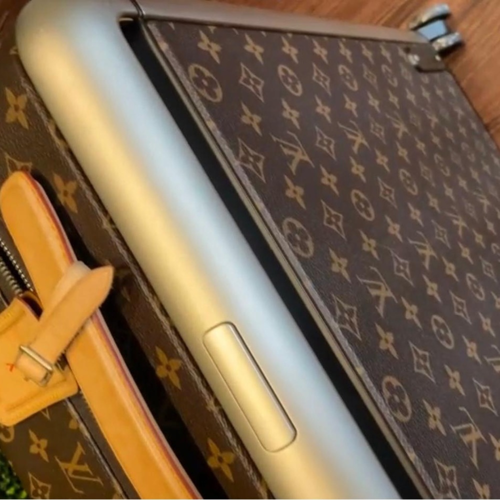 Louis Vuitton Horizon 55 Carry On Luggage - Picture 3 of 10